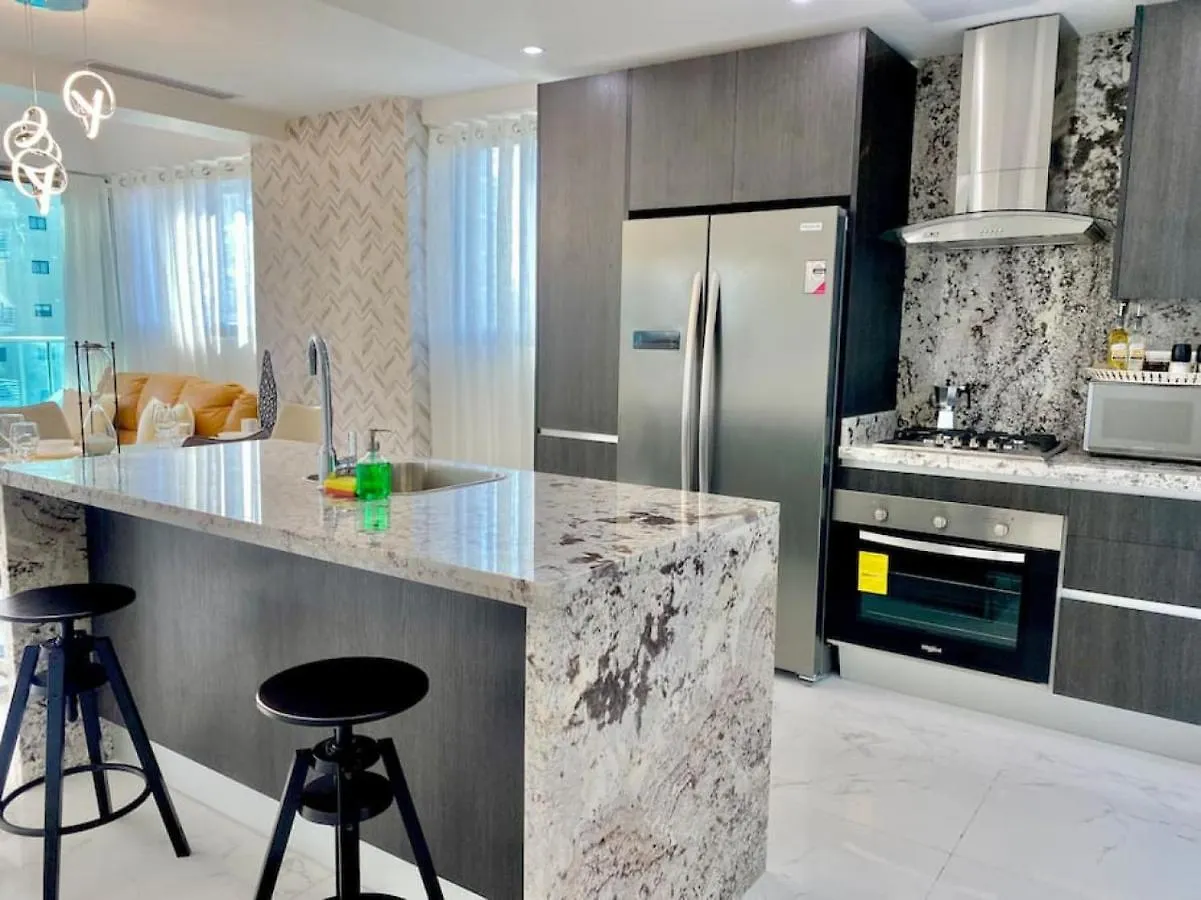 Lägenhet Upscale City Center Condo Los Prados