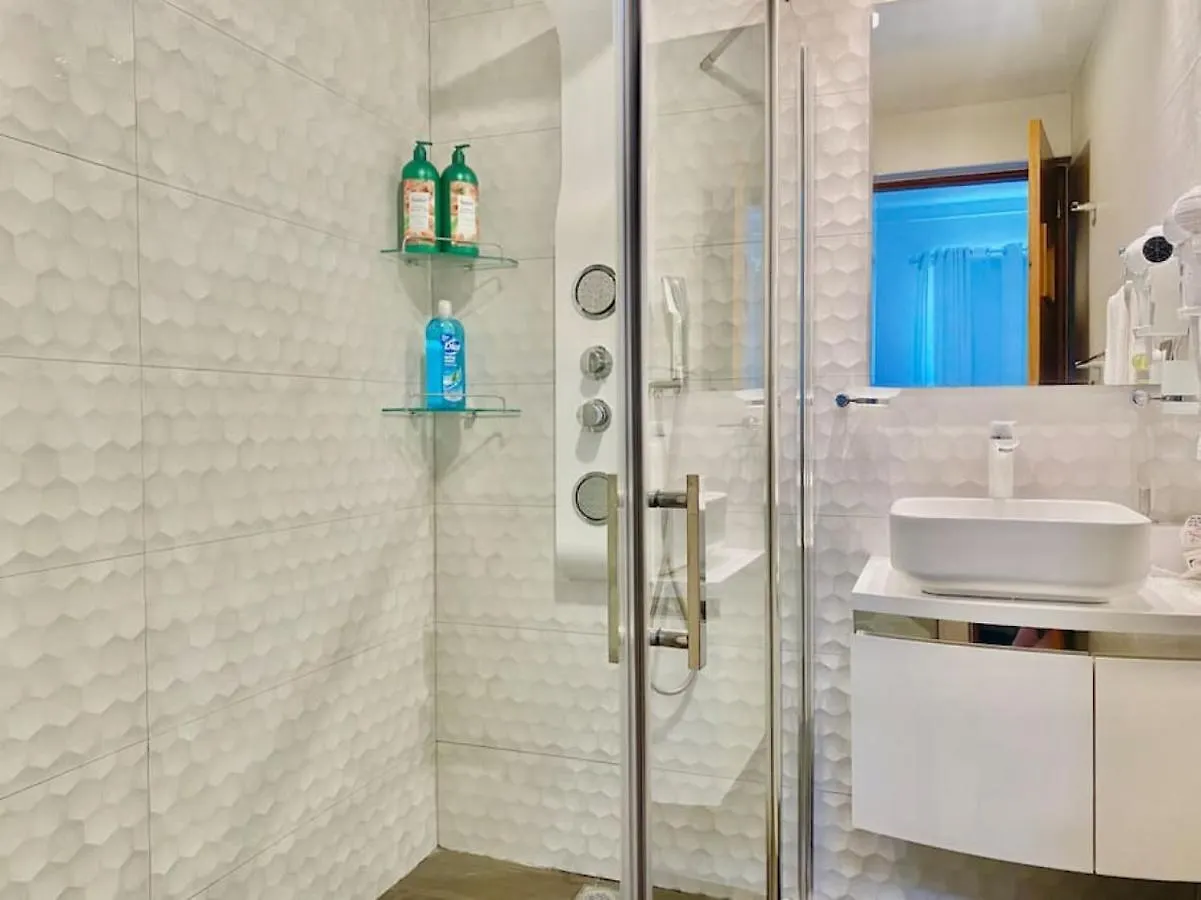 Upscale City Center Condo Los Prados Lägenhet