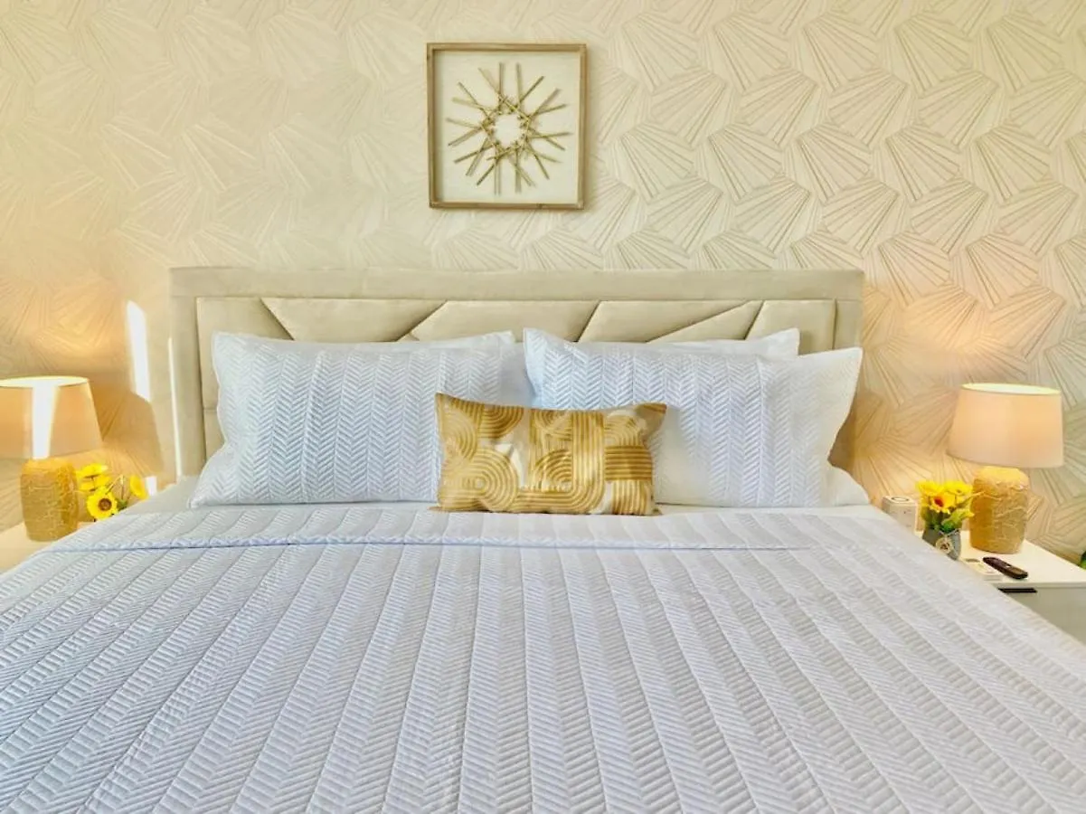 Upscale City Center Condo Los Prados 0*,